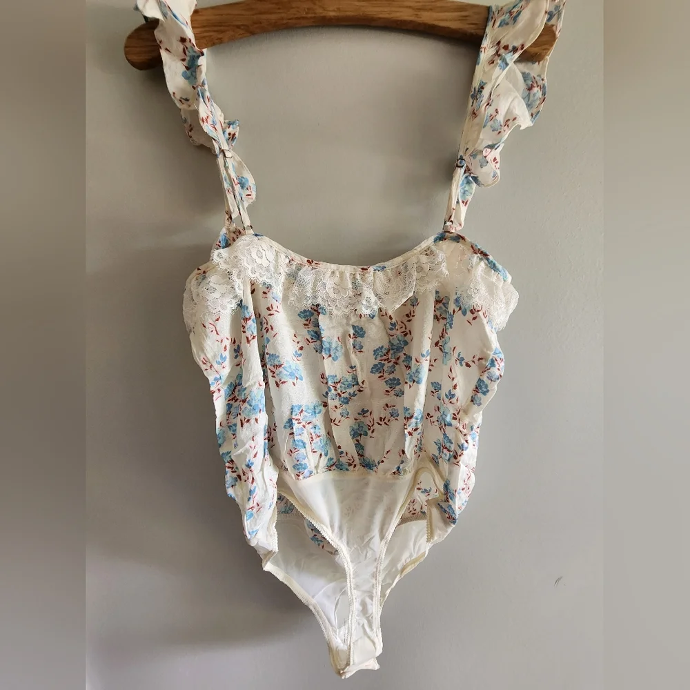 NWT FREE PEOPLE Take It Away Bodysuit size medium floral Womens - Picture 12 of 13